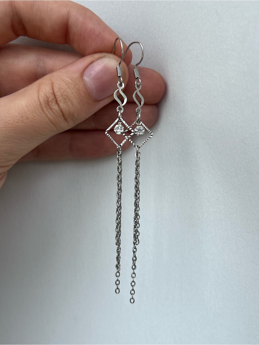 💫2/$20 Silver chain tassel dangle earrings with rinestone accent